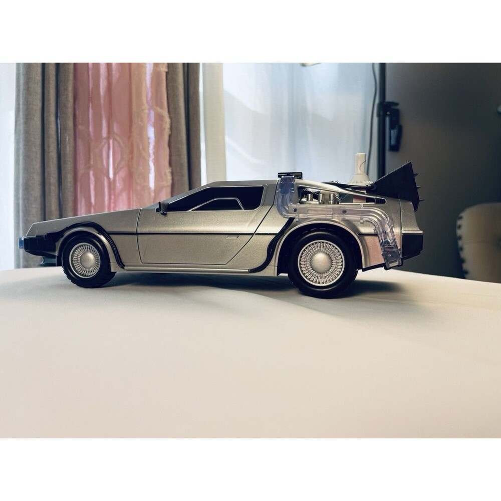 NEW Back to the Future 40th Anniversary DeLorean Popcorn Bucket AMC Exclusive - Picture 11 of 16